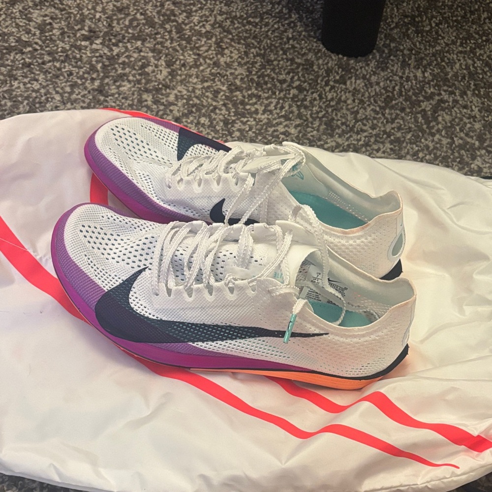 Nike Women's White and Pink Athletic Shoes